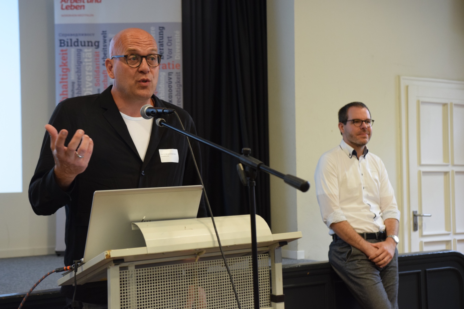 v.l.: Prof Dr. Michael Schemmann (Universität zu Köln), Prof. Dr. Dennis Klinkhammer (FOM Hochschule)