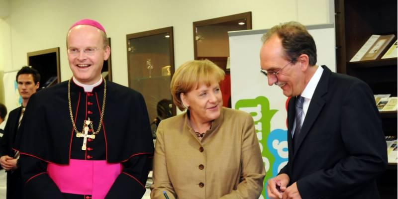 Bischof_Overbeck__Bundeskanzlerin_Angela_Merkel_und_Dr._Michael_Schlagheck