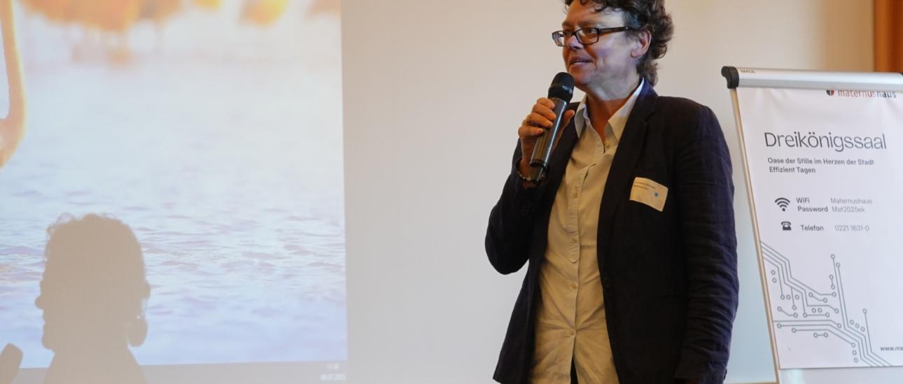Best-Practice-Beispiel: „Dress Codes: Kann Mode politisch sein?“