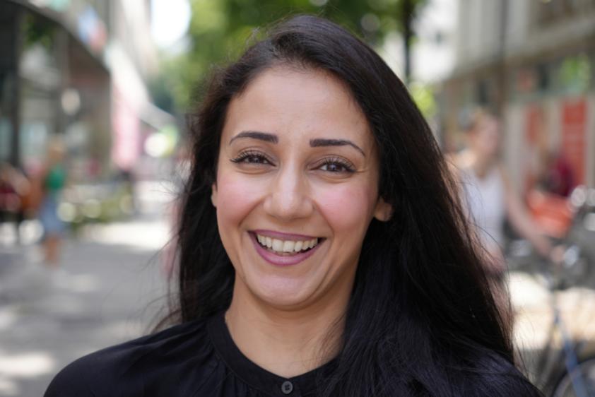 LAG KEFB thh Farida Zrikih 1 in Fußgängerzone quer