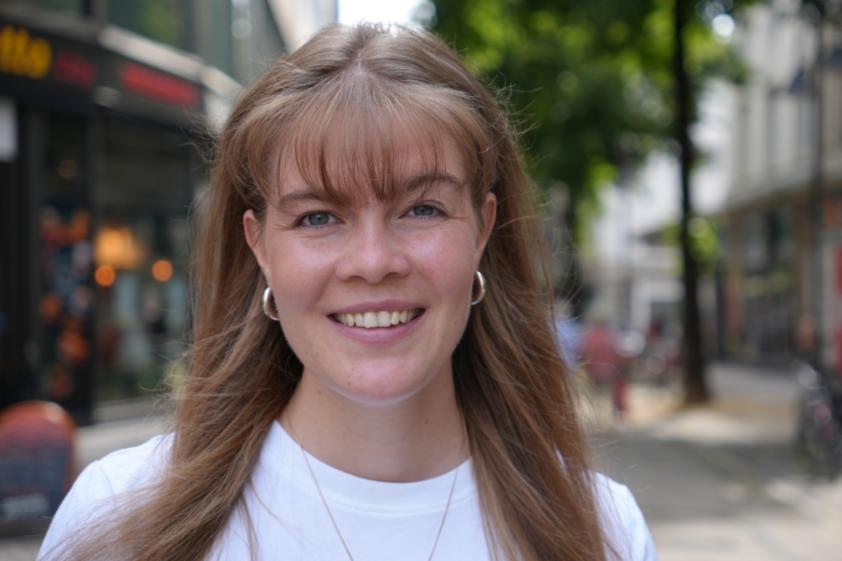 LAG KEFB thh Rahel Marie Hermann 2 in Fußgängerzone quer